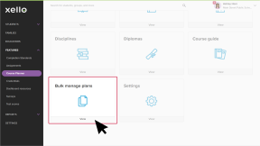 Courses & Diplomas page in Xello. Bulk manage plans is highlighted and a cursor is selecting it